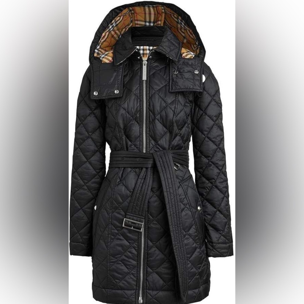 Burberry | Quilted coat with zipper, belt and removable hood, XS